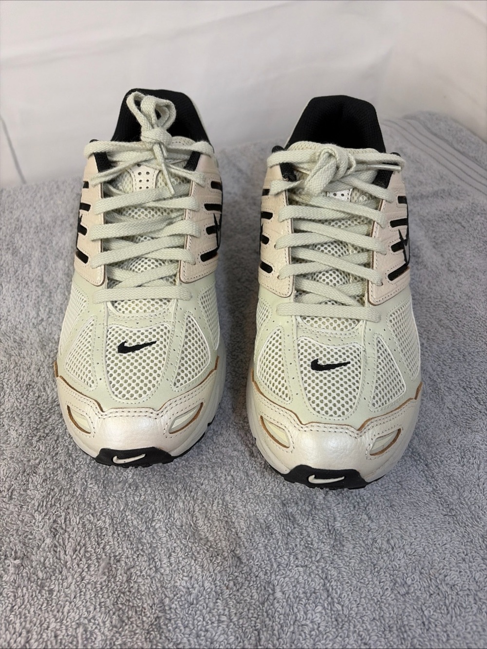 Nike Women’s Air Pegasus 2K5 FQ3571-001. Brand new no box!! Stk#BS0006